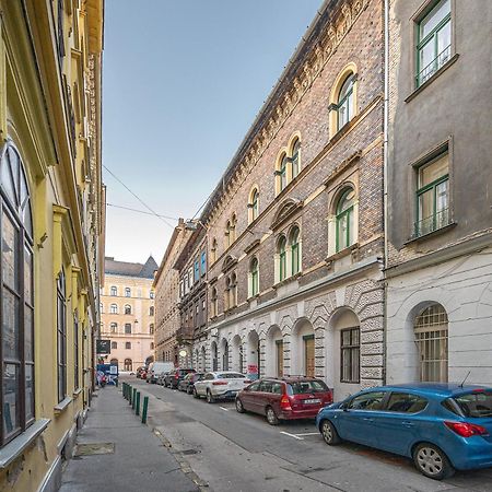 District 6Th Sense Apartment Budapest Bagian luar foto