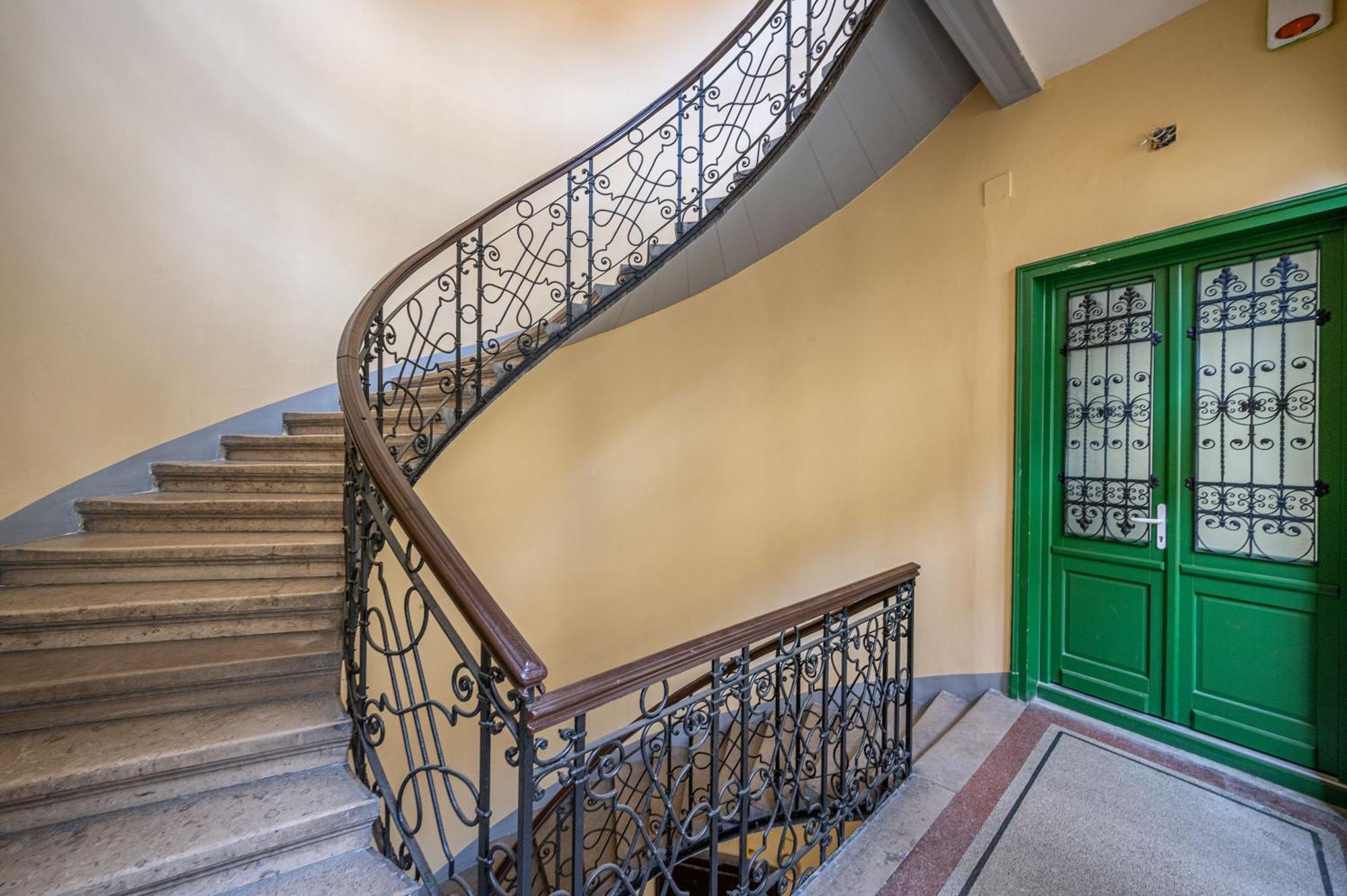 District 6Th Sense Apartment Budapest Bagian luar foto