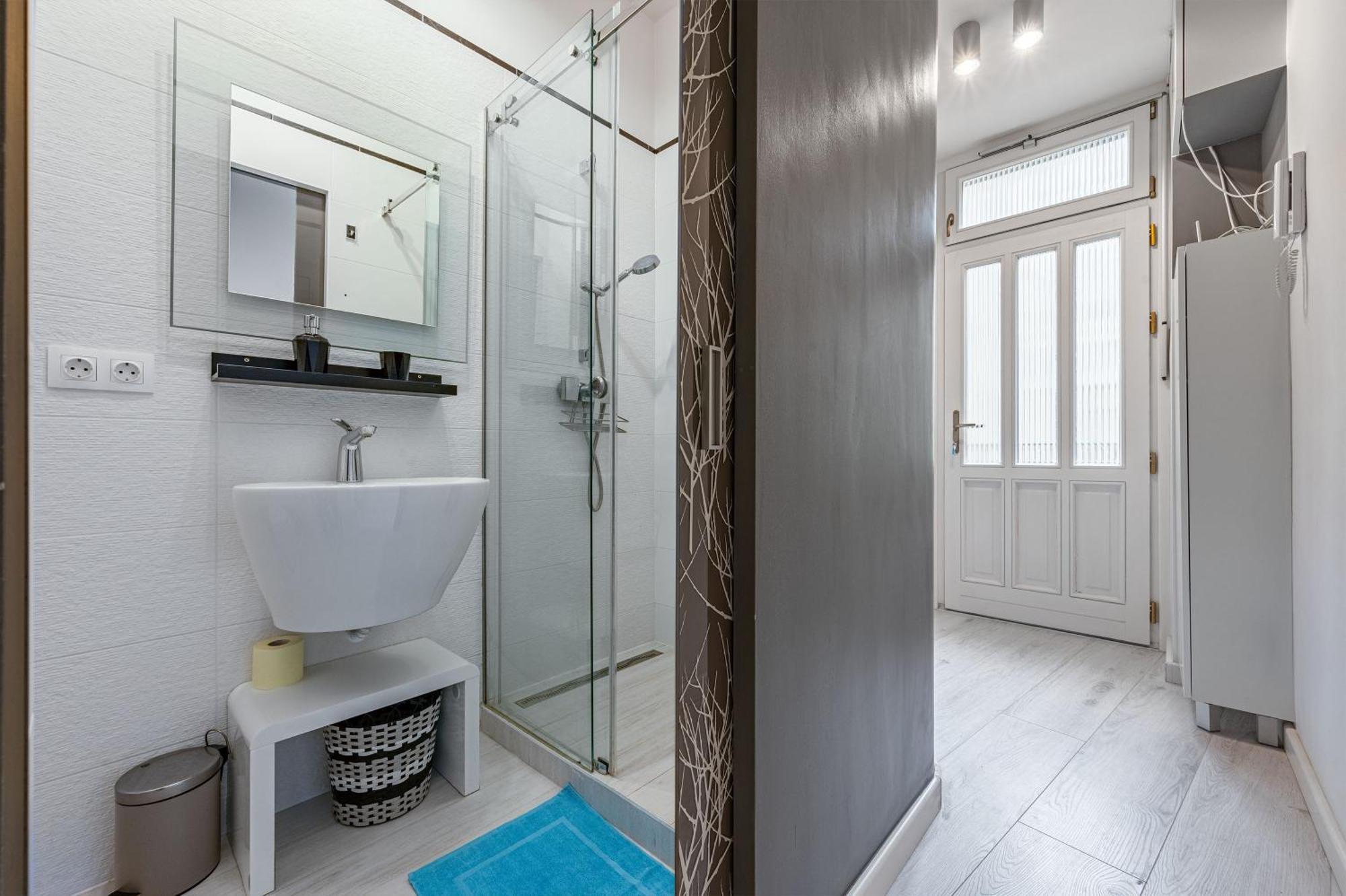 District 6Th Sense Apartment Budapest Bagian luar foto